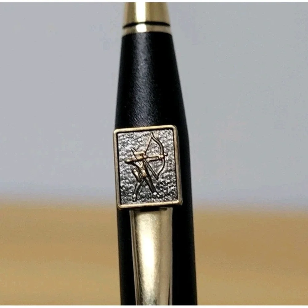Cross Classic Century Ballpoint Twist-Action Pen Black‎ Logo Emblem